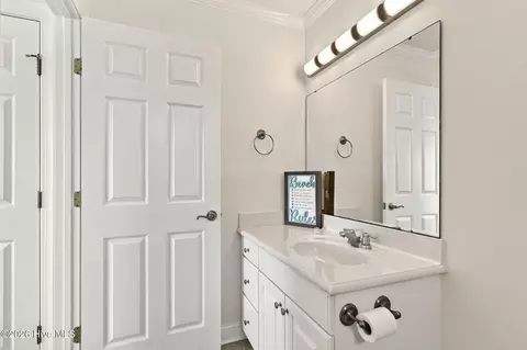 Bath - 106 Willis Ave #B, Atlantic Beach, NC 28512 photo 4 of 8