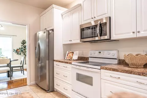 Kitchen - 2 Ice Ct, Pinehurst, NC 28374 photo 3 of 3