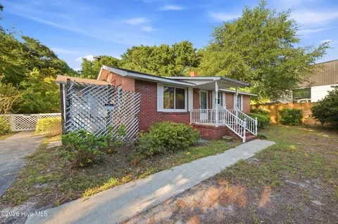 5706 Camellia Ln, Wilmington, NC 28409