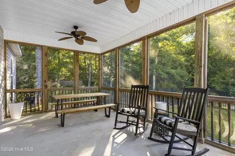 Exterior - 204 Doe Ridge Rd, Hampstead, NC 28443 photo 4 of 9