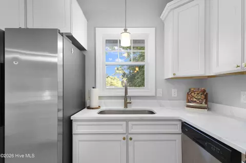 Kitchen - 204 Doe Ridge Rd, Hampstead, NC 28443 photo 2 of 2