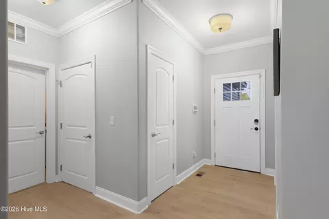 Entry Way - 204 Doe Ridge Rd, Hampstead, NC 28443 photo 1 of 5