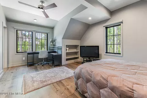 Bedroom - 40 Cherry Hill Dr, Pinehurst, NC 28374 photo 5 of 12