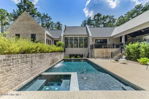 Exterior - 40 Cherry Hill Dr, Pinehurst, NC 28374 photo 4 of 17