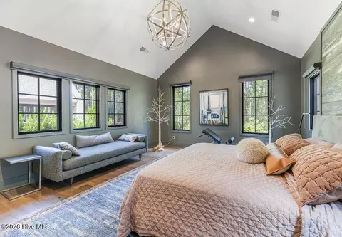 Bedroom - 40 Cherry Hill Dr, Pinehurst, NC 28374 photo 2 of 12