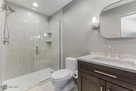 Bath - 40 Cherry Hill Dr, Pinehurst, NC 28374 photo 6 of 11