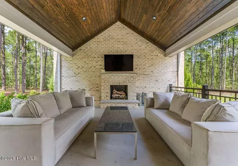Exterior - 40 Cherry Hill Dr, Pinehurst, NC 28374 photo 7 of 17