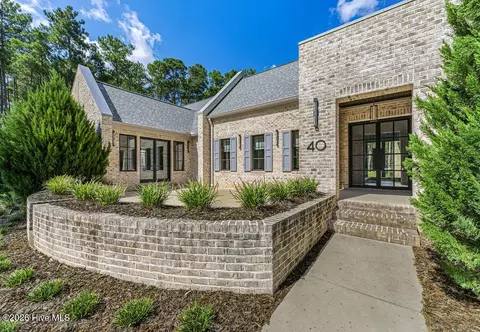 Exterior - 40 Cherry Hill Dr, Pinehurst, NC 28374 photo 3 of 17