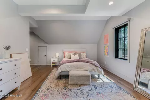 Bedroom - 40 Cherry Hill Dr, Pinehurst, NC 28374 photo 7 of 12