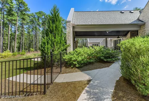 Exterior - 40 Cherry Hill Dr, Pinehurst, NC 28374 photo 6 of 17