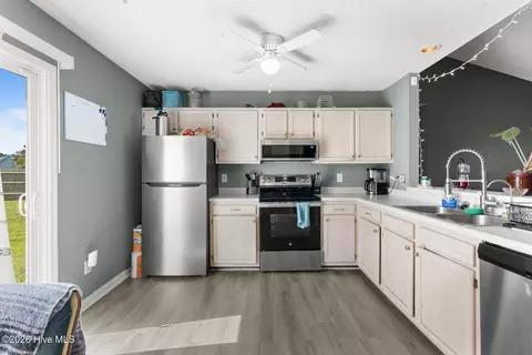 Kitchen - 431 Dion Dr, Hubert, NC 28539 photo 1 of 2