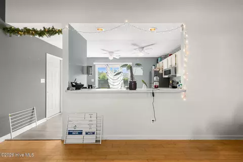 Entry Way - 431 Dion Dr, Hubert, NC 28539 photo 2 of 2
