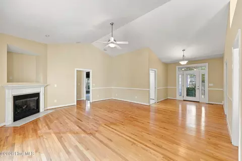Living - 3 Wake Ct, Pinehurst, NC 28374 photo 4 of 9