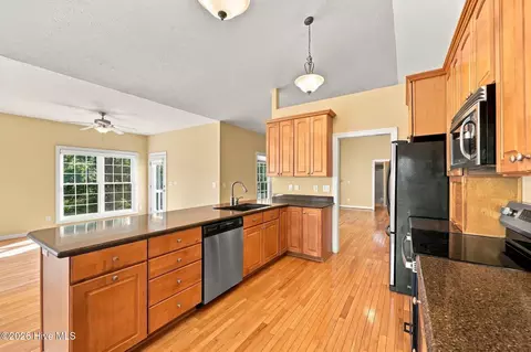 Kitchen - 3 Wake Ct, Pinehurst, NC 28374 photo 3 of 3
