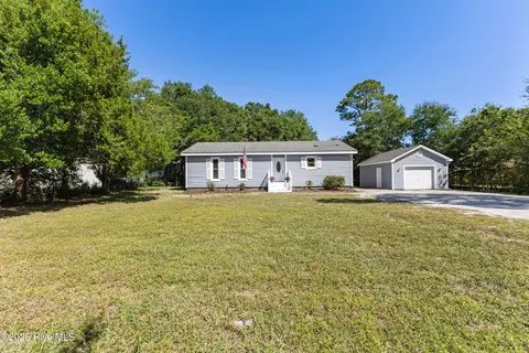 327 Green Meadows Dr, Wilmington, NC 28405