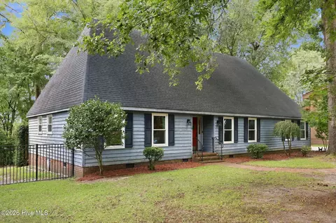 109 Riverview Dr, Washington, NC 27889