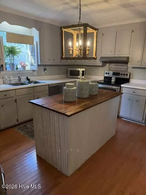Kitchen - 1451 Central Rd Ext, Thomson, GA 30824 photo 1 of 4