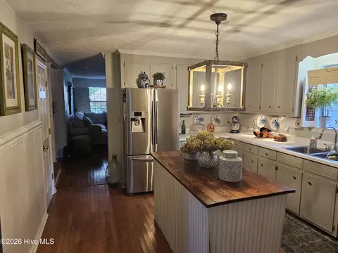 Kitchen - 1451 Central Rd Ext, Thomson, GA 30824 photo 3 of 4
