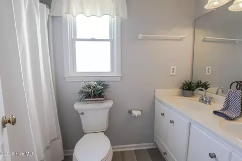 Bath - 4568 Oxford Dr, Evans, GA 30809 photo 3 of 4