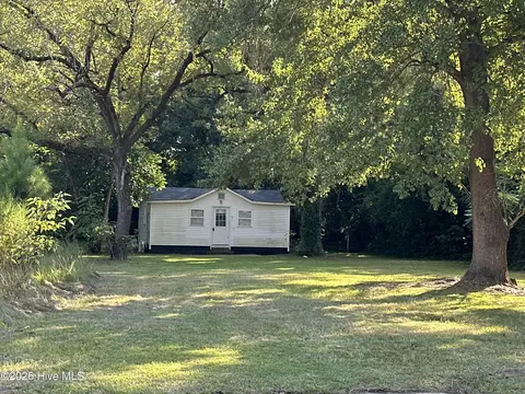 411 Mckay St, Laurinburg, NC 28352