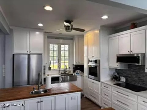 Kitchen - 1394 Bay Tree Dr, Harrells, NC 28444 photo 2 of 2