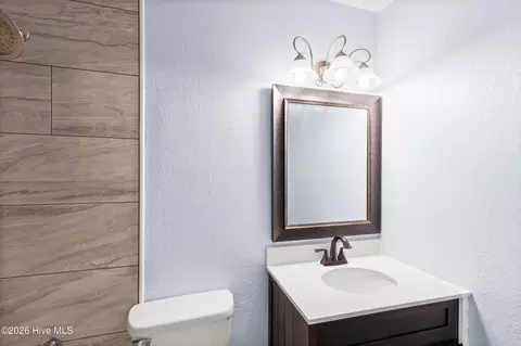 Bath - 309 E Wynngate Dr E, Martinez, GA 30907 photo 1 of 2