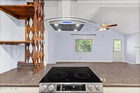 Kitchen - 309 E Wynngate Dr E, Martinez, GA 30907 photo 3 of 4