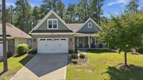 246 Luss Ln, Southern Pines, NC 28387
