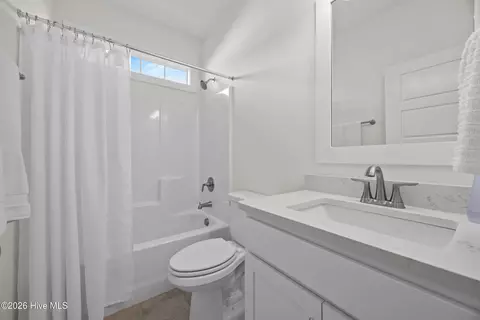 Bath - 90 E Singing Ave, Hampstead, NC 28443 photo 3 of 5