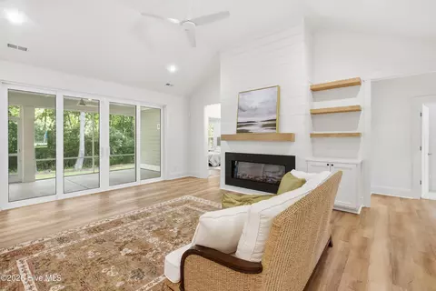 Living - 3392 Eagle Crest Dr SW, Supply, NC 28462 photo 1 of 3