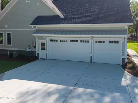Exterior - 3392 Eagle Crest Dr SW, Supply, NC 28462 photo 8 of 21