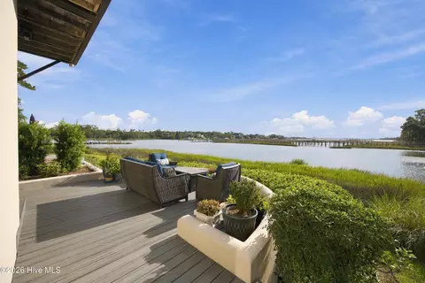 335 Bradley Dr #11, Wilmington, NC 28409