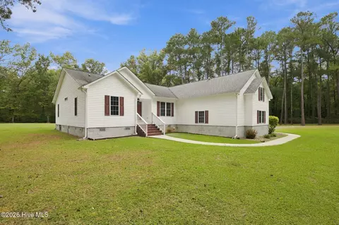 900 Perrytown Rd, New Bern, NC 28562