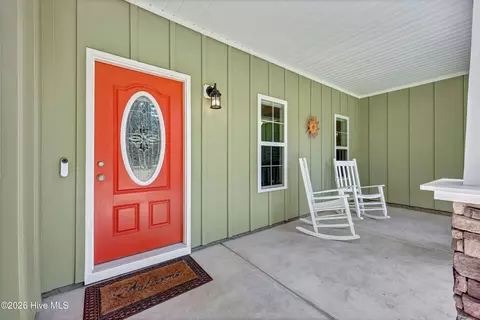 Exterior - 118 Persimmon Ln, Hampstead, NC 28443 photo 2 of 5