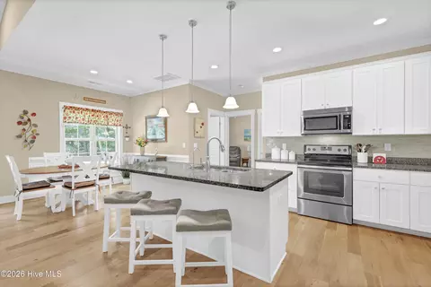 Kitchen - 118 Persimmon Ln, Hampstead, NC 28443 photo 3 of 3