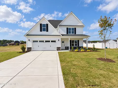 105 Lola Pl, La Grange, NC 28551