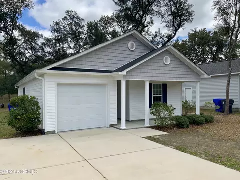 126 NW 8th St, Oak Island, NC 28465
