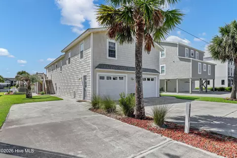 4069 4th St, Surf City, NC 28445