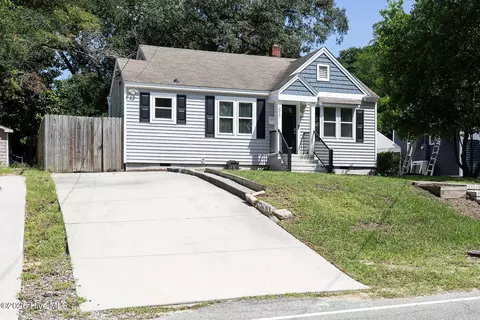 2017 Burnett Blvd, Wilmington, NC 28401