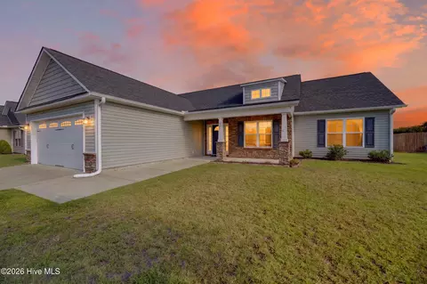 425 Meadowlark Dr, Winterville, NC 28590