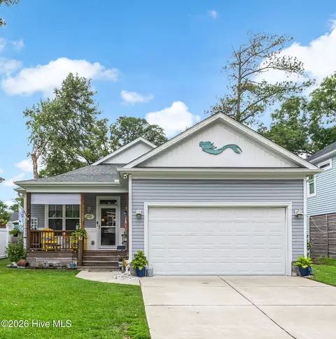 137 NW 16th St, Oak Island, NC 28465