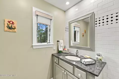 Bath - 64 Pinewild Dr, Pinehurst, NC 28374 photo 4 of 5