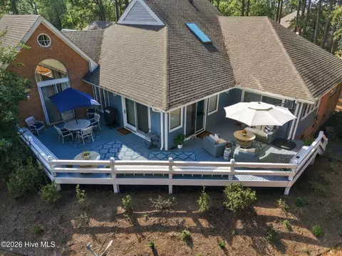 Exterior - 64 Pinewild Dr, Pinehurst, NC 28374 photo 2 of 8