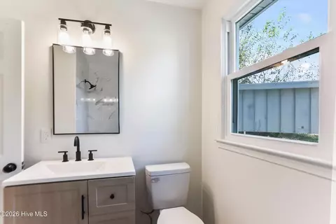 Bath - 1302 Wallace St, Augusta, GA 30901 photo 1 of 2