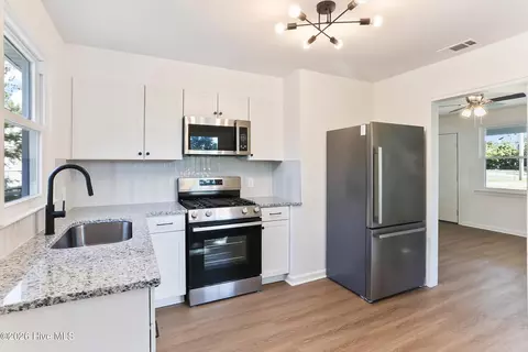 Kitchen - 1302 Wallace St, Augusta, GA 30901 photo 2 of 4