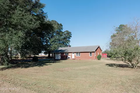 5452 Brothers Rd, La Grange, NC 28551
