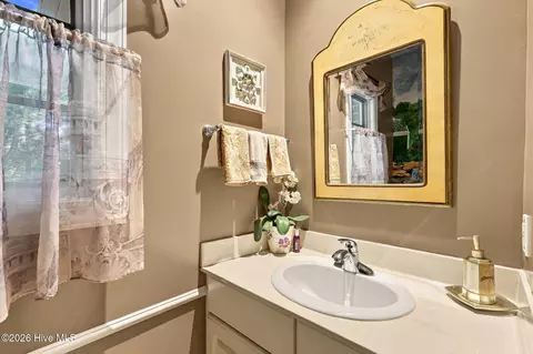 Bath - 127 Sakonnet Trl, Pinehurst, NC 28374 photo 6 of 8