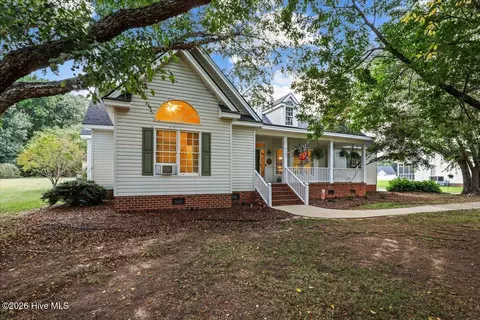 8622 Carter Grove Dr, Elm City, NC 27822