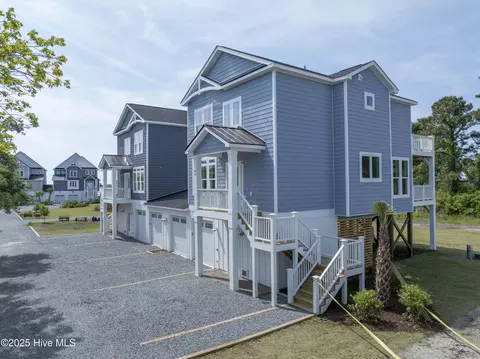 Exterior - 64 Pier View Ct, Hampstead, NC 28443 photo 1 of 3