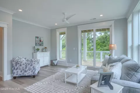 Living - 64 Pier View Ct, Hampstead, NC 28443 photo 1 of 3